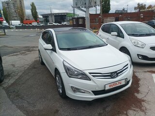 2015 Hyundai Solaris I Рестайлинг, белый, 700000 рублей, вид 3