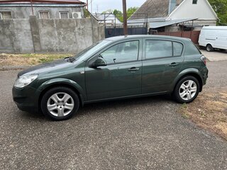 2010 Opel Astra H Рестайлинг, зелёный, 700000 рублей, вид 2