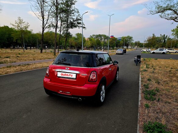 2013 Mini Hatch Cooper II (R56) Рестайлинг, красный, 900000 рублей - вид 9