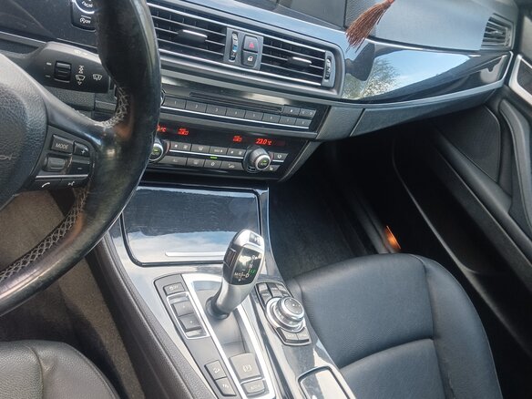 2011 BMW 5 серии 525d xDrive VI (F10/F11/F07), белый, 1750000 рублей - вид 12