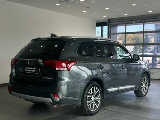 2018 Mitsubishi Outlander III Рестайлинг 2, серый, 1705000 рублей, вид 4