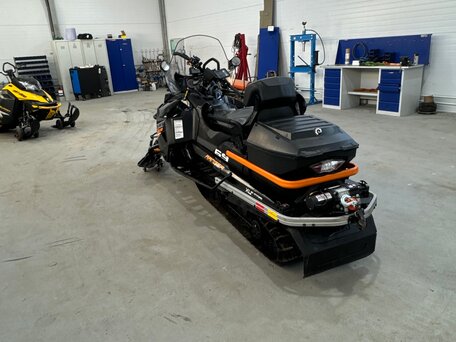 2019 BRP Lynx 69 Ranger Snowcruiser, чёрный, 1800000 рублей, вид 3