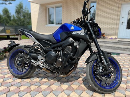 2017 Yamaha MT-09 (FZ-09), синий, 900000 рублей, вид 4