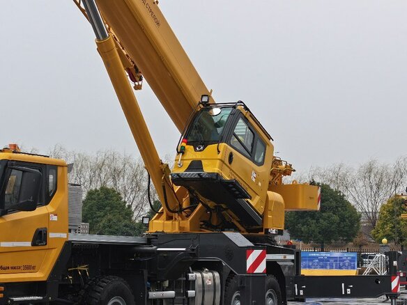 2025 XCMG XCT35, золотистый - вид 3
