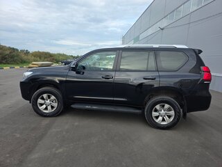 2018 Toyota Land Cruiser Prado 150 Series Рестайлинг 2, чёрный, 4700000 рублей, вид 5