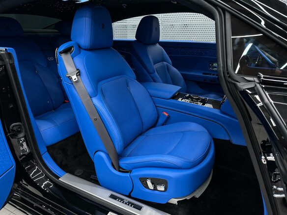 2026 Rolls-Royce Spectre Black Badge I Рестайлинг (Series II), чёрный, 74000000 рублей - вид 20