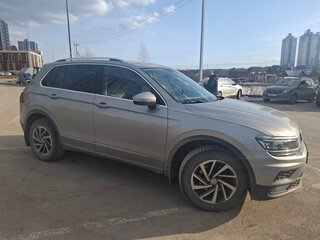 2018 Volkswagen Tiguan II, серебристый, 2400000 рублей, вид 5