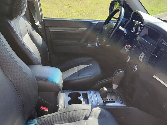2011 Mitsubishi Pajero IV Рестайлинг 1, коричневый, 1950000 рублей - вид 13
