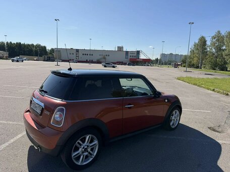 2010 Mini Hatch Cooper II (R56) Рестайлинг, оранжевый, 790000 рублей, вид 4