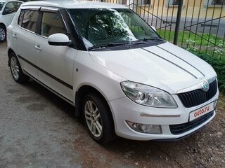 2011 Skoda Fabia II Рестайлинг, белый, 660000 рублей, вид 2