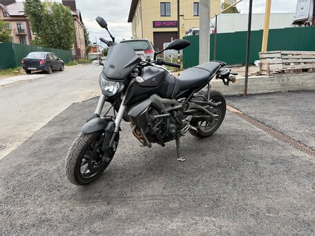 2014 Yamaha MT-09 (FZ-09), серебристый, 649000 рублей, вид 1