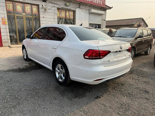 2022 Volkswagen Lavida III Рестайлинг, белый, 1067007 рублей, вид 4