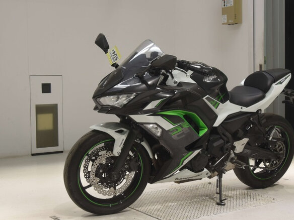 2022 Kawasaki Ninja 650, чёрный, 900000 рублей - вид 3