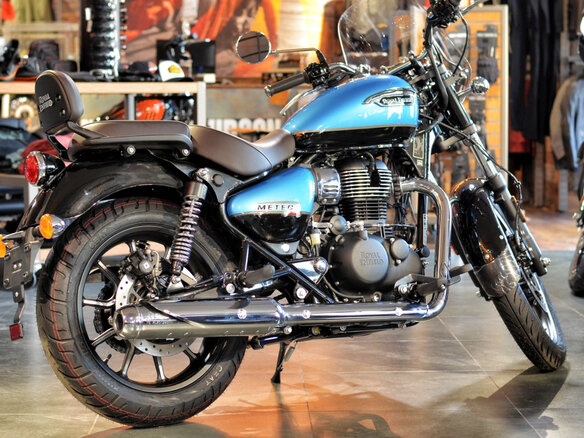 2025 Royal Enfield Meteor, голубой, 519000 рублей - вид 11