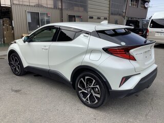 2020 Toyota C-HR I Рестайлинг, белый, 2300000 рублей, вид 3