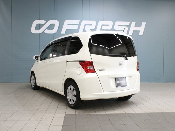 2010 Honda Freed I, белый - вид 1