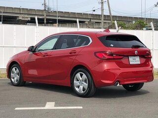 2019 BMW 1 серии 118i III (F40), красный, 1280000 рублей, вид 3