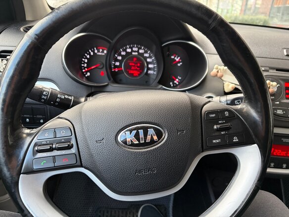 2015 Kia Picanto II Рестайлинг, жёлтый, 950000 рублей - вид 5