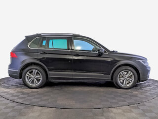 2020 Volkswagen Tiguan II Рестайлинг, чёрный, 3050000 рублей, вид 4