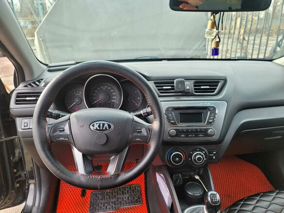 2014 Kia Rio 6-speed III, чёрный, 750000 рублей - вид 11