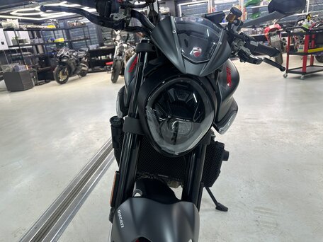 2022 Ducati Monster 937, серый, 800000 рублей, вид 3