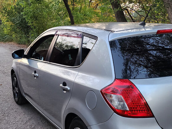 2010 Kia Ceed I Рестайлинг, серебристый, 950000 рублей - вид 3