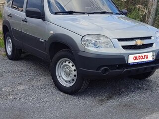 2013 Chevrolet Niva I Рестайлинг, серебристый, 550000 рублей, вид 3