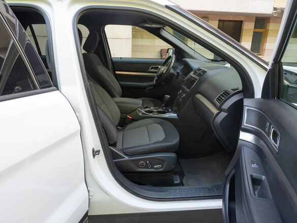 2018 Ford Explorer V Рестайлинг 2, белый, 2001000 рублей - вид 23