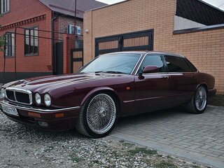 1997 Jaguar XJ Classic Sovereign II (X300), красный, 1650000 рублей, вид 1