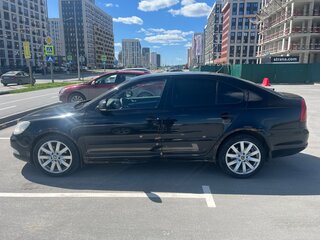 2010 Skoda Octavia II (A5) Рестайлинг, чёрный, 650000 рублей, вид 2