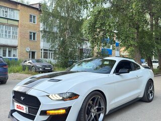 2019 Ford Mustang VI Рестайлинг, белый, 3300000 рублей, вид 1
