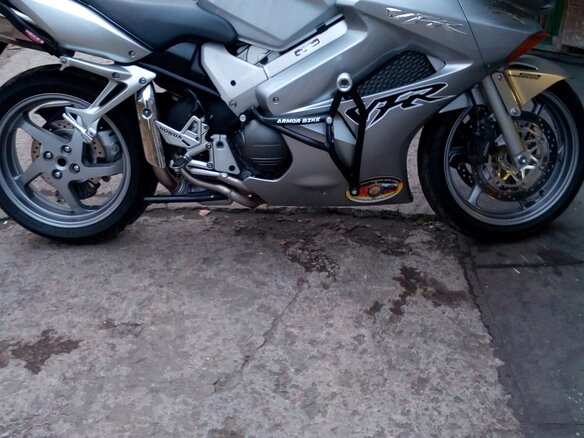 2005 Honda VFR 800, серебристый, 550000 рублей - вид 3