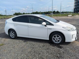2015 Toyota Prius III Рестайлинг (XW30), белый, 1260000 рублей, вид 2