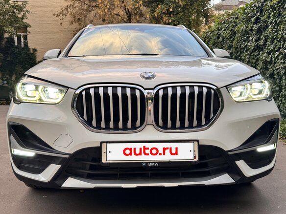 2020 BMW X1 18d xDrive II (F48) Рестайлинг, белый - вид 1