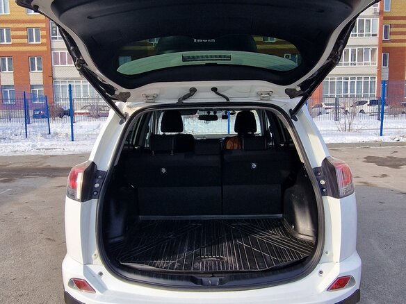 2016 Toyota RAV4 IV (XA40) Рестайлинг, белый, 2800000 рублей - вид 4