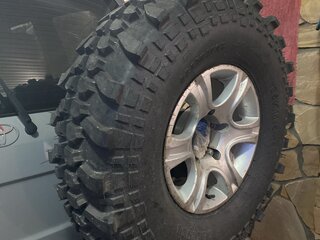 2005 Toyota Land Cruiser 105 100 Series Рестайлинг 1, серебристый, 2500000 рублей, вид 1