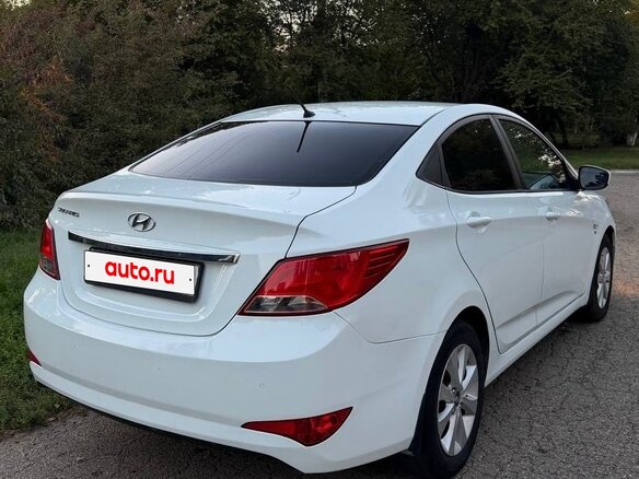 2016 Hyundai Solaris I Рестайлинг, белый, 1100000 рублей - вид 1