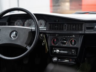 1984 Mercedes-Benz 190 (W201), серый, 600000 рублей, вид 5