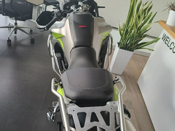 2026 Voge 900DSX, серебристый, 1033000 рублей - вид 9