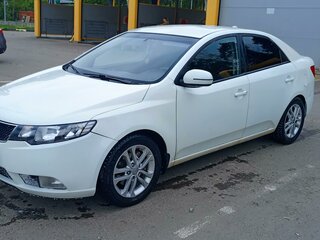 2011 Kia Cerato 4-speed II, белый, 700000 рублей, вид 1
