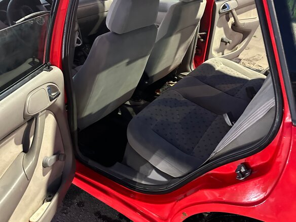 2004 Volkswagen Pointer, красный, 170000 рублей - вид 6
