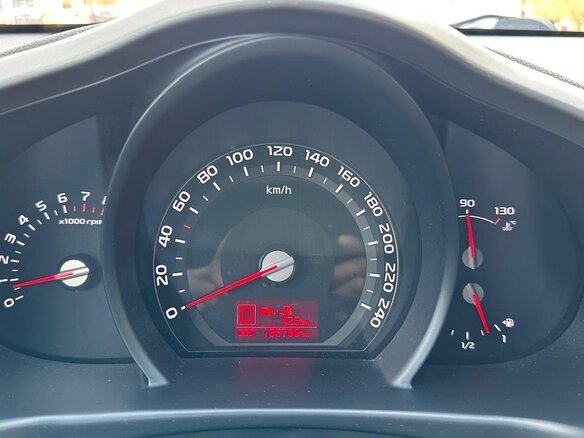 2015 Kia Sportage III Рестайлинг, чёрный, 1800000 рублей - вид 16