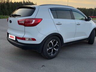2011 Kia Sportage III, белый, 1300000 рублей, вид 3