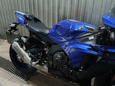 2023 Yamaha YZF-R1, синий, 3250000 рублей, вид 2