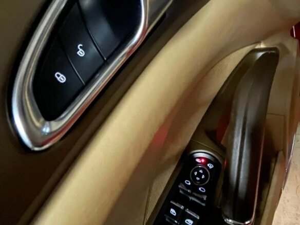 2015 Porsche Cayenne GTS II Рестайлинг (958), красный, 4500000 рублей - вид 12