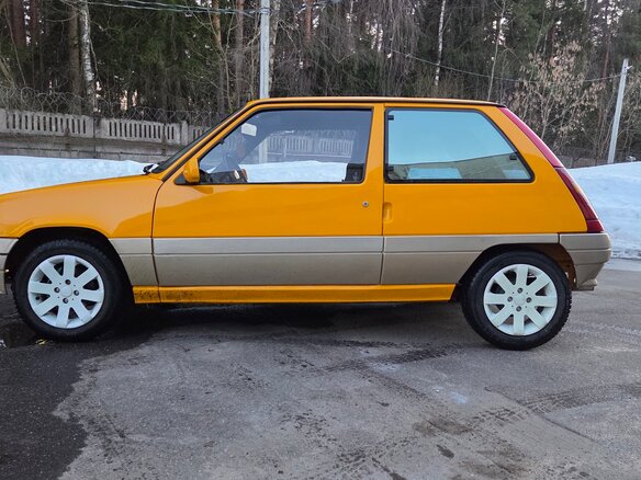 1990 Renault 5 II, жёлтый, 530000 рублей - вид 3