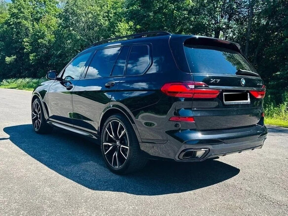 2022 BMW X7 40i I (G07), чёрный, 9690000 рублей - вид 8