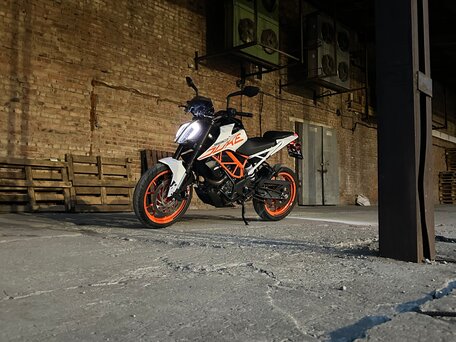 2018 KTM 390 Duke, белый, 415000 рублей, вид 5