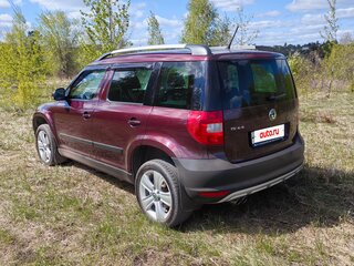 2012 Skoda Yeti I, пурпурный, 1000000 рублей, вид 4