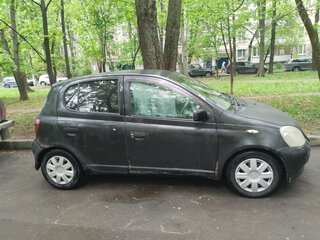 2000 Toyota Vitz I (P10), чёрный, 290000 рублей, вид 2